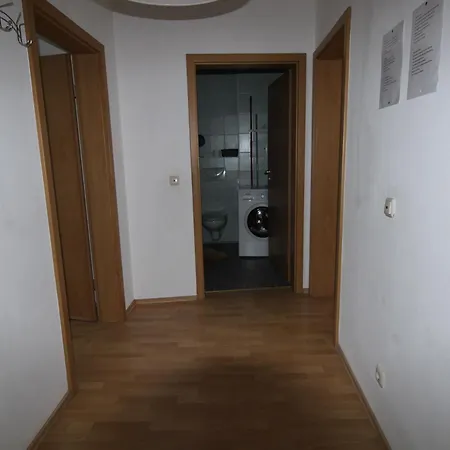 Helle 2zimmerwohnung Mit Grosser Kueche, 65m2, 4 Einzelbetten De, Pl, Eng Apartment