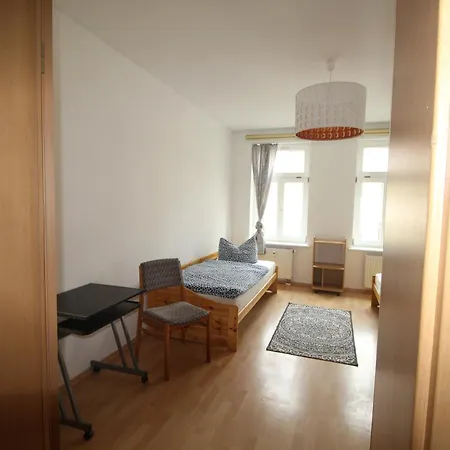 Helle 2zimmerwohnung Mit Grosser Kueche, 65m2, 4 Einzelbetten De, Pl, Eng